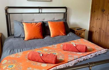 Stunning 4 Bed Pet Friendly Cottage with Hot Tub - Foto 21