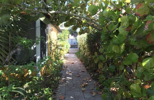 Oleander Cottage- in the Heart of Flagler Beach and steps to the Beach! - Foto 5