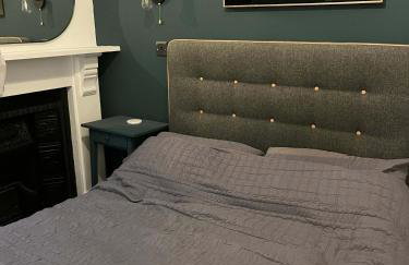 Stylish 2Bed Ground Floor Flat with Private Garden - Photo 4