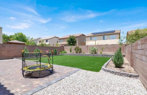 4BR Family Oasis with Gym and BBQ Near Vegas Strip - Photo 41