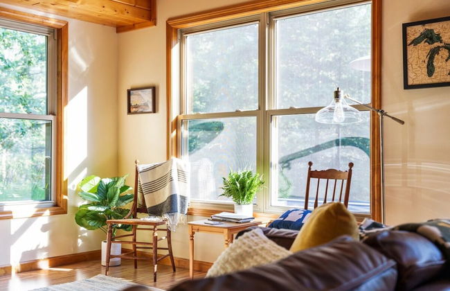 Firefly Lodge! Boardman River! Hot Tub! Woodstove! - Foto 19