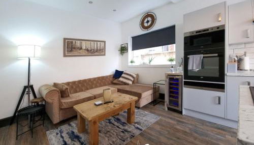 Spacious 6-Bed with Large Patio and Free Parking - Foto 5, Other