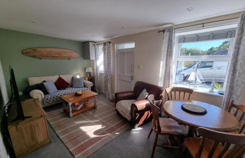 Cosy Cottage in a quaint village in North Devon. - Photo 2