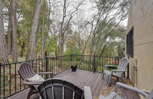 Large Home with Game Room, 4 Mi to Mississippi River - Foto 3