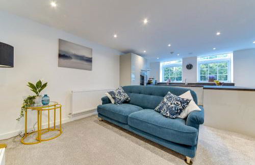 2-Bedroom Contractor Stay - Gated Parking & Fast WiFi - Photo 7