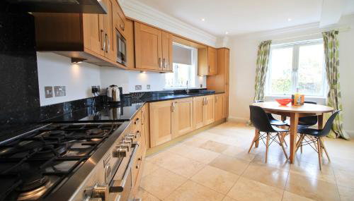 STYLISH, BEACHSIDE apartment, sea views - Foto 5