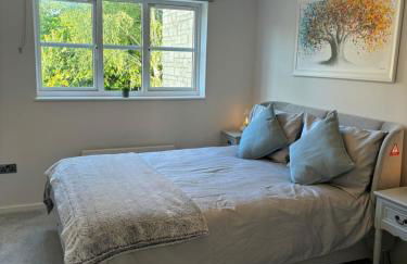 Redwing Retreat Bicester Village - Stylish Retreat Steps from the Shops - 2 Bed House with Garden and Parking - Foto 14