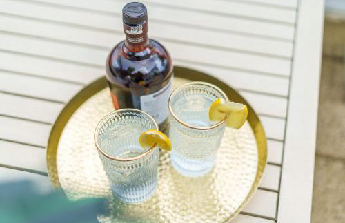 NEW! Stunning 2 Bed Beach Front Penthouse Apartment - Topaz, Compass Point - Foto 40