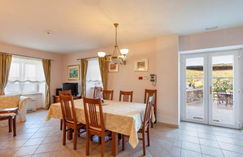 Your Family Oasis by the Sea Villa Mir Vami, heated pool - Photo 13