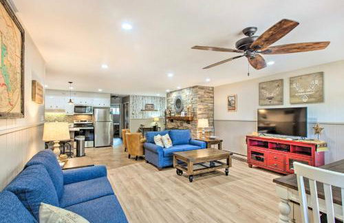 Main St Red River Ski Condo with Mountain View! - Foto 2