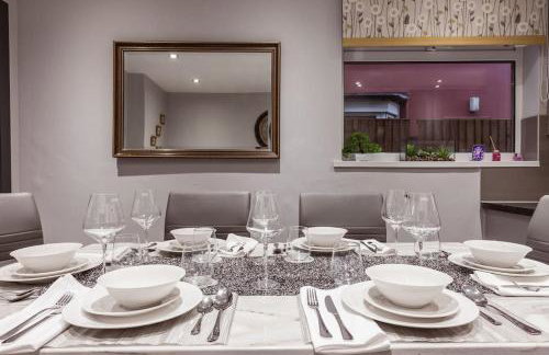 4 bedroom house, 2 Min Walk From Station - Photo 34