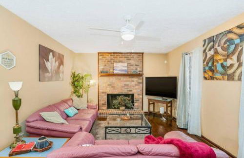 Massive 3 bedroom with fenced yard - Foto 20