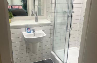 Gorgeous GF 2 Bed 2 bathroom Apartment Liverpool 3 - Foto 15