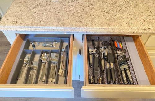 Near Downtown- Kitchen-washerdryer-parking - Foto 13