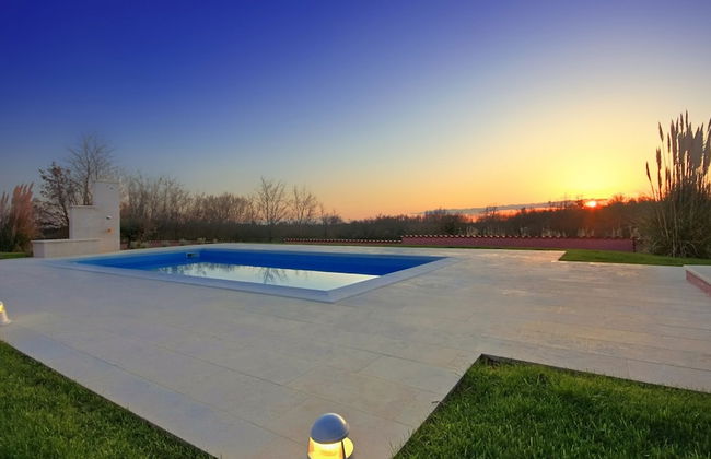 Gorgeous Villa With Private Swimming Pool and Covered Terrace - Foto 19