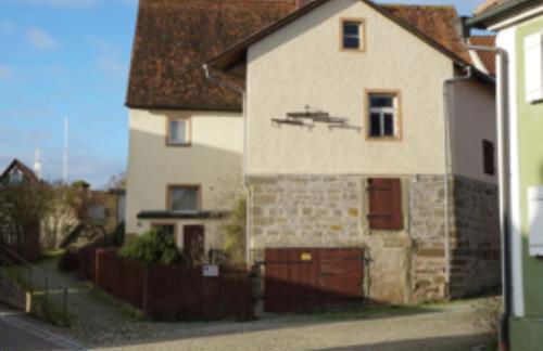 Budget # MONTEURHAUS # Sugenheim - Foto 1