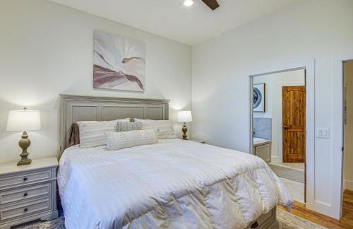 Waterfront Terry Home with 3 Decks and Hot Tub! - Foto 21