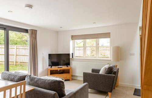 Idyllic village, gateway to the Cotswolds, nr pub - Photo 13