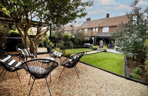 The Longsands Home- Coastal Retreat with Hot Tub - Foto 6