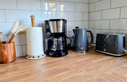 Modern 3 Bed House with Parking for Families and Contractors - Foto 27