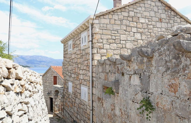 Adorable Stone House With Terrace Near the Beach - Foto 18
