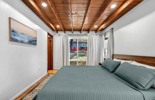 Cabin w River Access Fire Pit Grill WiFi & More - Foto 33