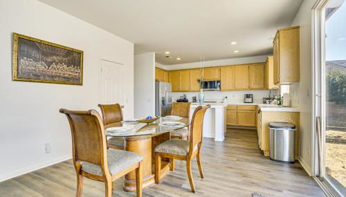 Pool Table and Charcoal Grill Home in Victorville! - Foto 3