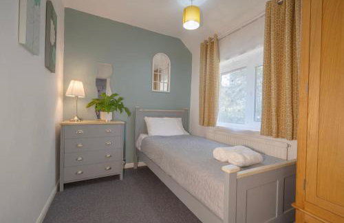Entire 4-Bed House & Parking, Steps from ICC & Utilita Arena Birmingham & Broad Street - Photo 16