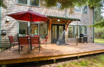 Walk to Beach Relax in Hot Tub Dine on the Deck LoLis Place by AvantStay - Foto 5