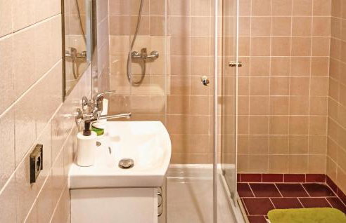 Amazing Home In Cybulin With Kitchen - Foto 12