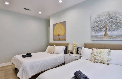 H&H New Built 2023 Hidden Gem Heart of OC 3 Queen Beds - Foto 30