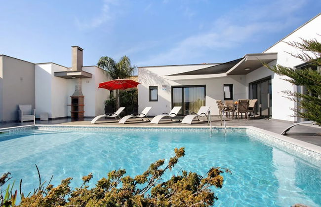 Spacious Villa in Salir de Mato With Private Pool, Terrace - Foto 17