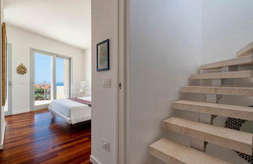 Luxury Seafront Villa with Rooftop Pool & Stunning Sea Views - Foto 24