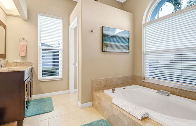 Cape Coral Pool Home With Boat Lift, Access to Gulf - Foto 60