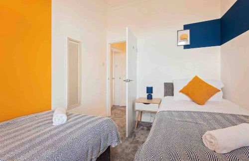 Stanley-3 Bdrm House Ideal for Contractors Near Beach - Foto 9