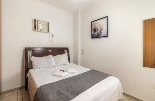 Comfortable Gonzaga Apartament - Em 1 minuto a pé tá na PRAIA Gonzaga em Santos e no Shopping Balneário, 2 ar-condicionados, portaria 24 horas, elevador, 1 vaga carro Gratís, wi-fi Grátis, enxoval Gratuito, PRAIA Santos Gonzaga, Bicicleta disponí - Foto 5