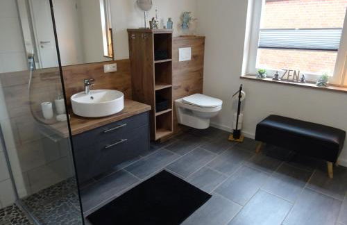 "Bi Oddi" - moderne FeWo mit Terrasse und Garten - Foto 5