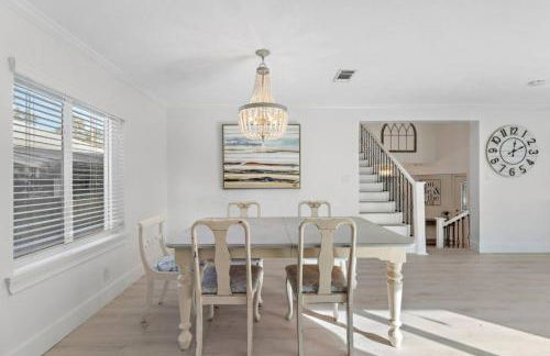 Cozy cottage in the heart of Kemah close to the boardwalk and bay - Foto 1