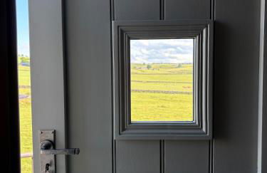 Shepherds Hut - Photo 9