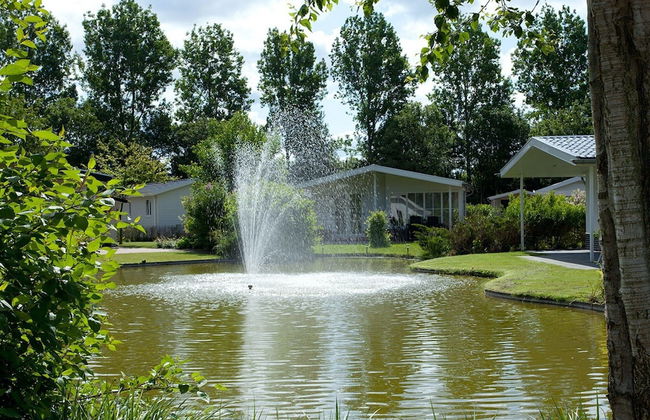 Modern Chalet With a Fireplace in a Holiday Park - Foto 57