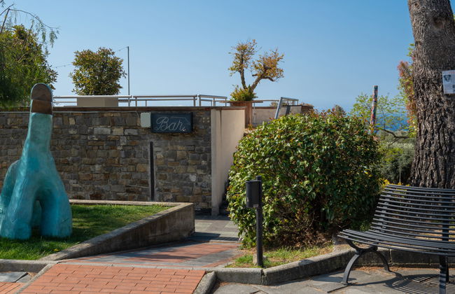 2 bedroom House in Cipressa with garden and terrace - Photo 15