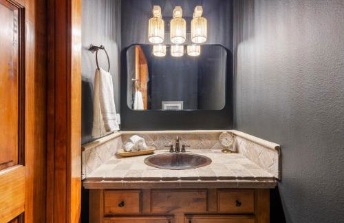 30 Miles to Yellowstone Hot Tub Game Room AC - Foto 43