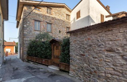 Stunning Home In Capannori With Jacuzzi - Foto 10