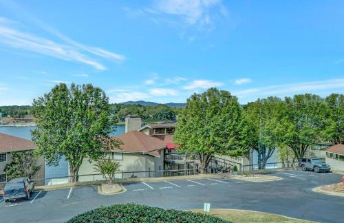 Pool and Dock Access Lakefront Hot Springs Condo! - Foto 39