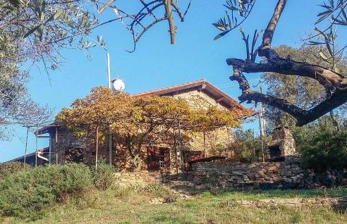 2 Bedroom Lovely Home In Roquebrun - Foto 1