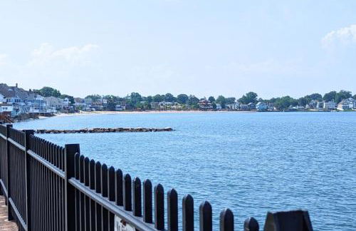 The Jewel of The Cove - Historic Coastal Retreat - Foto 5