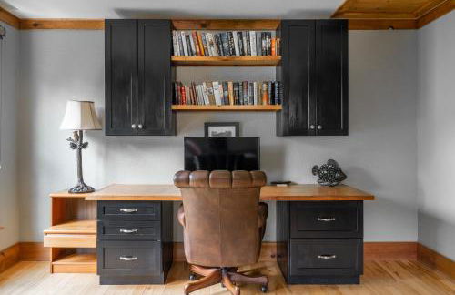 Lakefront Retreat Luxury Home with Private Dock - Photo 8