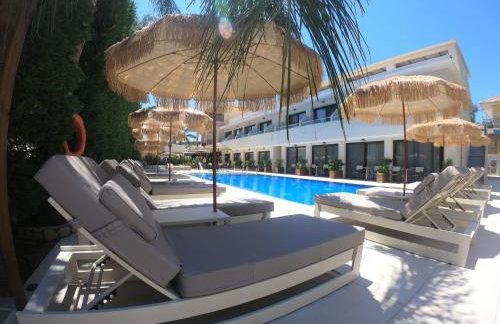 Paradise Bar Apartments - Photo 3