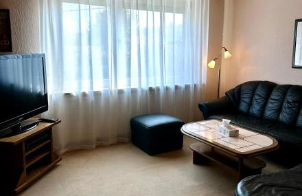 Apartment 19 - Photo 3