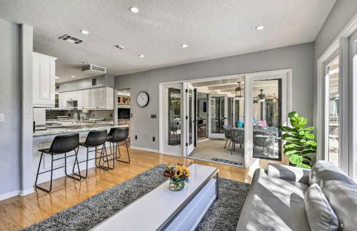 Luxe Palm Springs Home with Backyard Oasis! - Foto 12